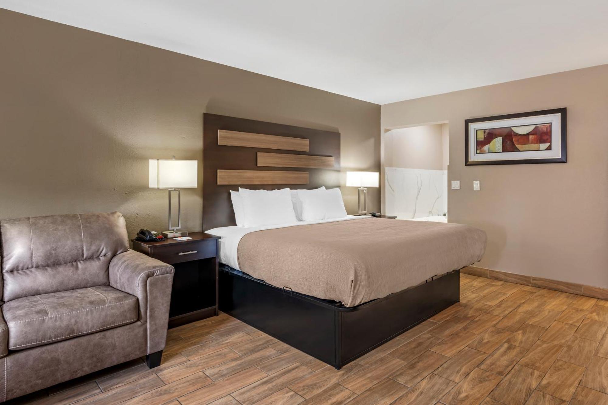 Quality Inn & Suites New Boston Exterior photo